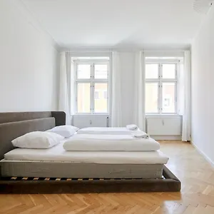 Xl Flat W 3 Bedrooms By Kings Garden In Cph Apartment